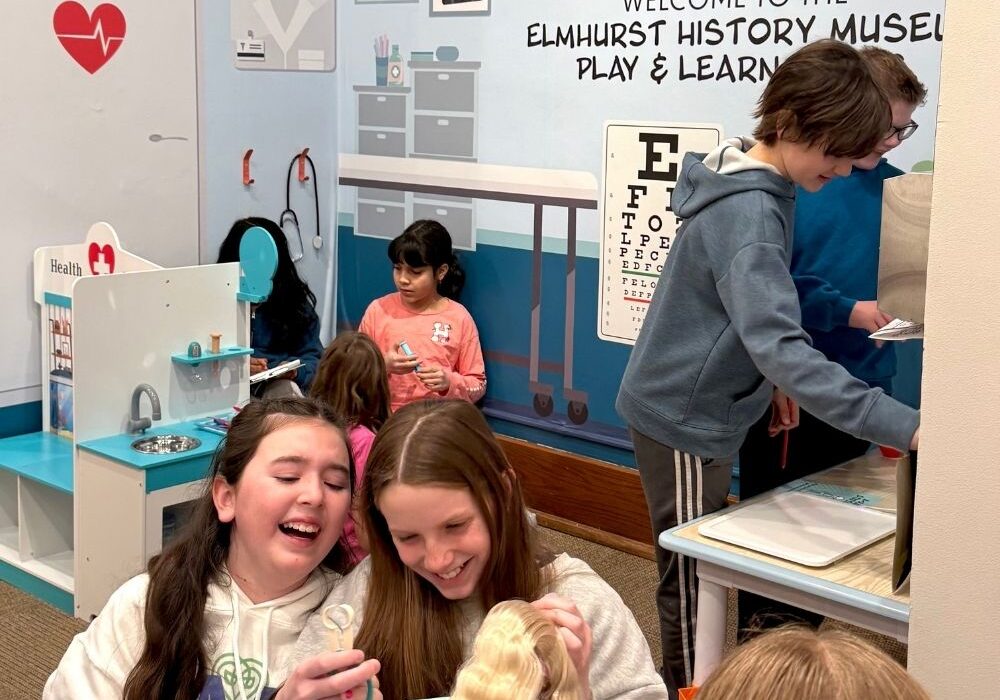 Children take care of special “patients” like dolls and teddy bears in the Kids Play Clinic. 