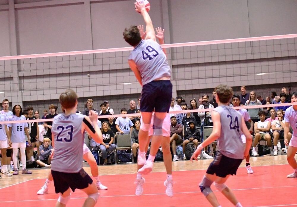 Stepanich (49) is an
imposing figure on
the volleyball court.